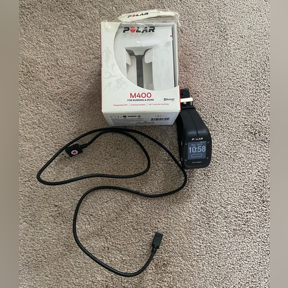 Polar M400 GPS Running Watch - Picture 1 of 5